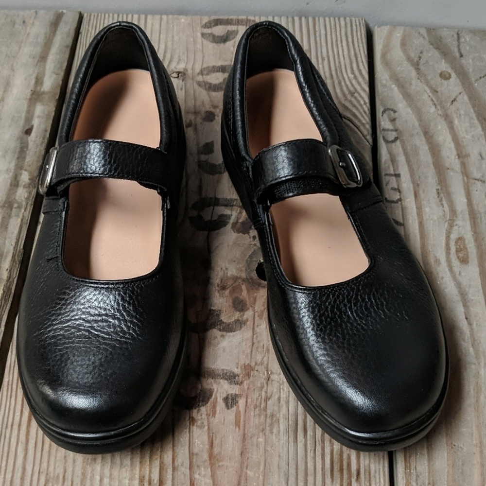 Dr comfort size 10